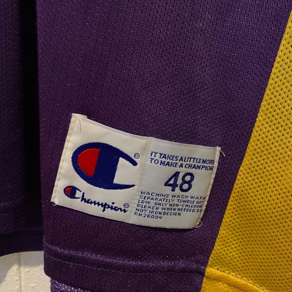 Vintage KOBE BRYANT #8 Los Angeles Lakers Champion Jersey - Picture 5 of 6